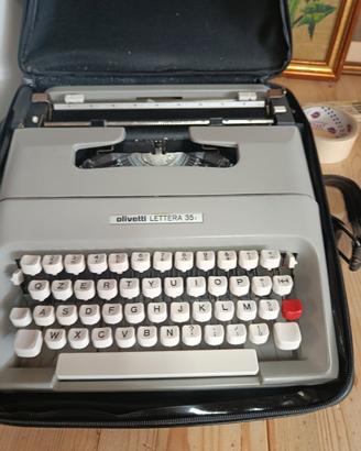 macchina da scrivere Olivetti Lettera 35 i