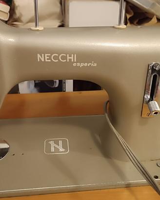 MACCHINA DA CUCIRE NECCHI
