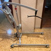Sollevamalati idraulico Muevo per disabili e anzia