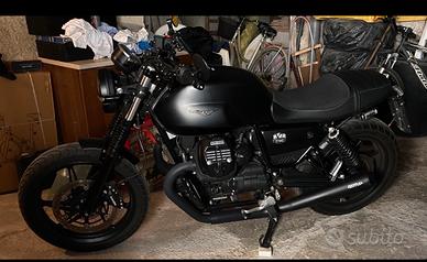 Moto Guzzi v7 stone 12/2022 8000km