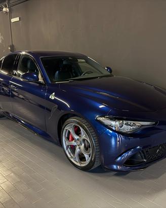 Alfa Romeo Giulia 2.9 V6 Bi-Turbo AT8 Quadrifoglio