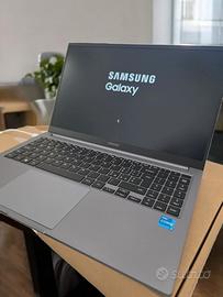Samsung Galaxy Book4 15.6", Core i3, RAM 8GB,256GB