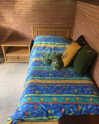 Letto singolo con comodino bamboo/ rattan