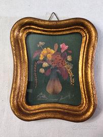 Quadretto vintage con fiori secchi pressati