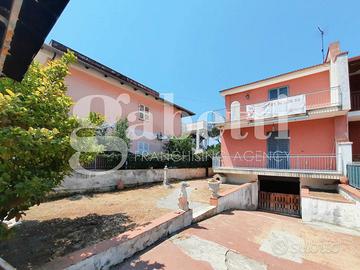 Villa bifamiliare Giugliano in Campania (Varcaturo