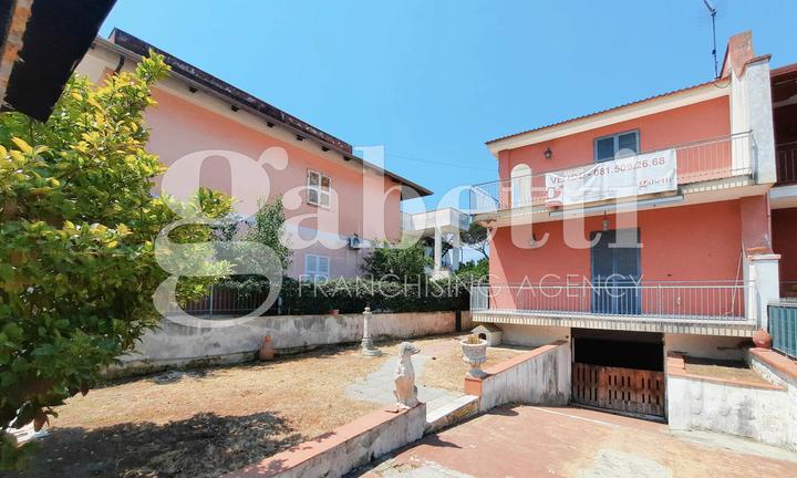 Villa bifamiliare Giugliano in Campania (Varcaturo