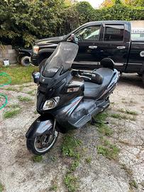 Suzuki Burgman 650 Executive - Scooterone