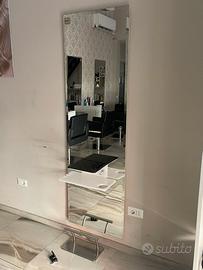 Postazione specchio  parrucchiere