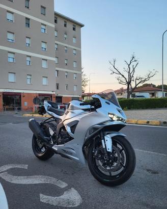 kawasaki zx6r 2024