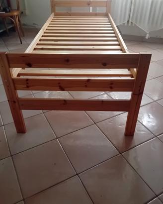 Letto in legno 