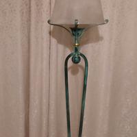 lampada da terra in ferro battuto 