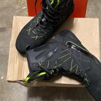 Scarpe da boxe. E body building