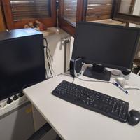 Server, due Pc con scrivanie