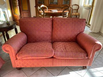 Divano classico come nuovo