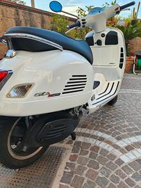 vespa 300 gts