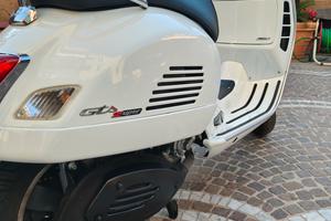 vespa 300 gts