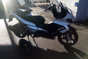 Scooter Aprilia 300 sr
