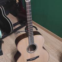 Chitarra Acustica Jumbo di Liuteria stile sj200