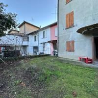 CASA SEMINDIPENDENTE A CASTELNOVO DI SOTTO