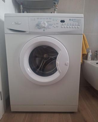 Lavatrice Whirlpool da riparare o per pezzi di ric