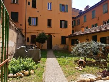 Bilocale arredato 45mq Pratello - 830 al mese