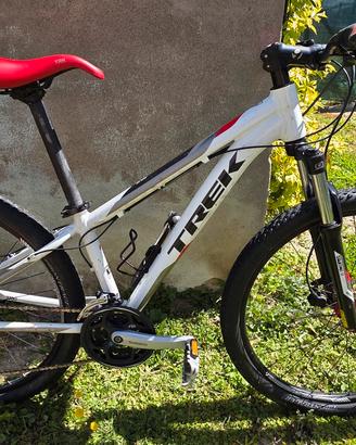 Bicicletta TREK 3700 Disc 