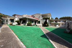 Villa di 325 m² con più di 5 locali a Castellabate