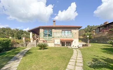 Villa unifamiliare indipendente con vista lago - d