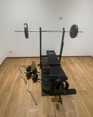 Panca pesi e tapis roulant