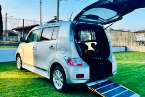 Auto per trasporto e guida Disabili