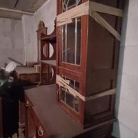 Sala da pranzo fine 1800 e altri mobili antichi.