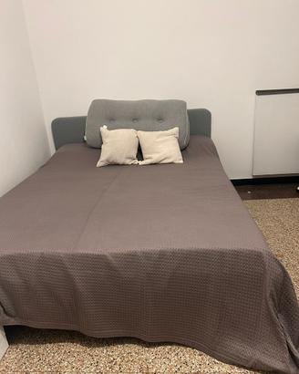 Letto matrimoniale IKEA SLATTUM