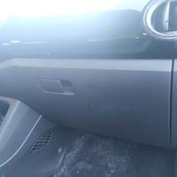 Cassetto portaoggetti VOLKSWAGEN UP! del 2016