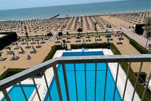 Frontemare con piscina/nuovo/camera+nicchia/5 pax