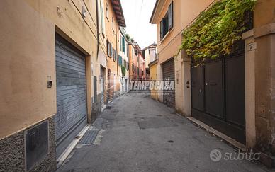 Magazzino a Bologna Vicolo della Neve 1 locali
