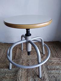 Sgabello anni 70 in ferro e legno