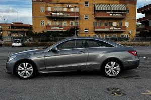 Mercedes E 220 coupé