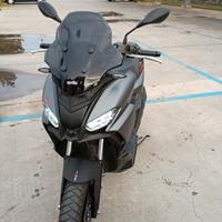 Aprilia SR gt 200