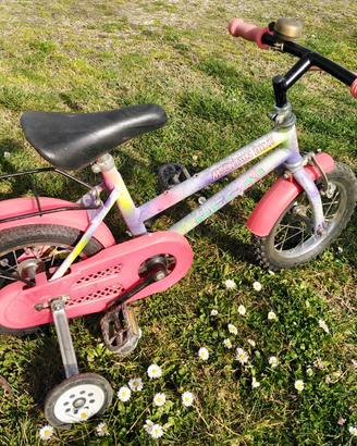 Mountain bike con rotelle e campanello