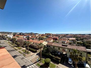 Via Gramsci: panoramico e luminoso con ascensore e