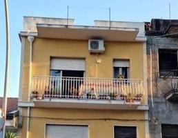 Casa singola 200 mq con garage a piedimonte etneo