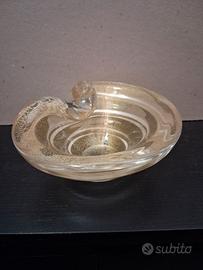 Ciotola in vetro con inserti dorati