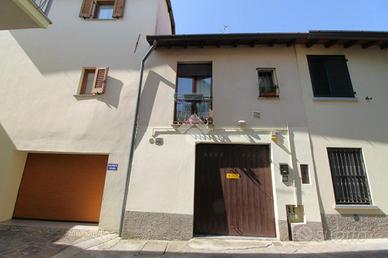 MONOLOCALE A VEDUGGIO CON COLZANO