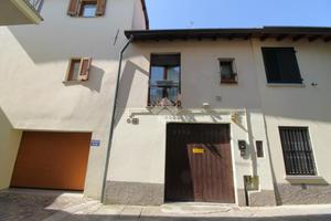 MONOLOCALE A VEDUGGIO CON COLZANO