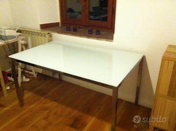Tavolo in vetro Ikea
