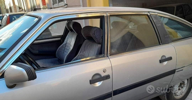 Auto storica ormai rara Citroen Cx 2000 tre