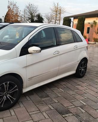 Mercedes Classe B 245 2.0 TD per ricambi 