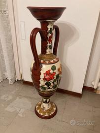 Anfora decorata a mano