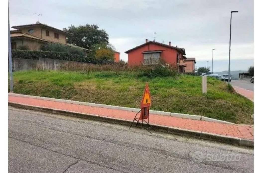 Immobile in asta di 638 m² a Terre Roveresche - Vista 3