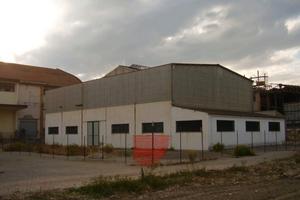 Capannone commerciale